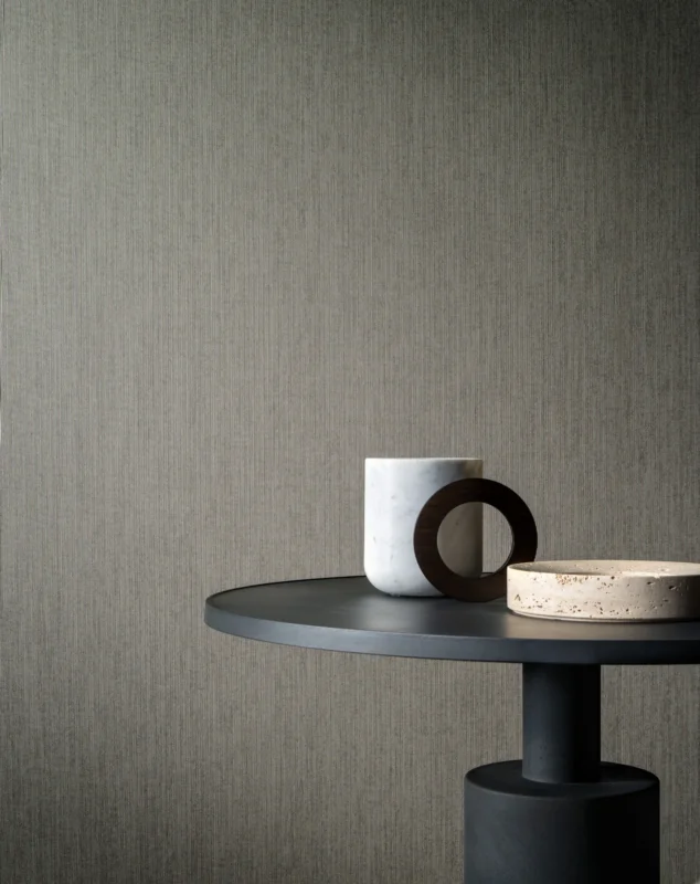 Velours wallcovering, shown in 67544
